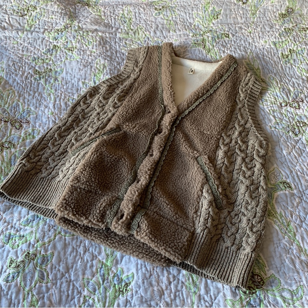 Thecottagecore.com Fleece Vest